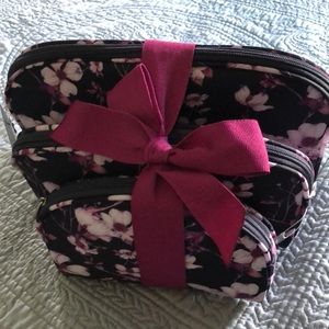 New Cosmetic bags Ellen Tracy